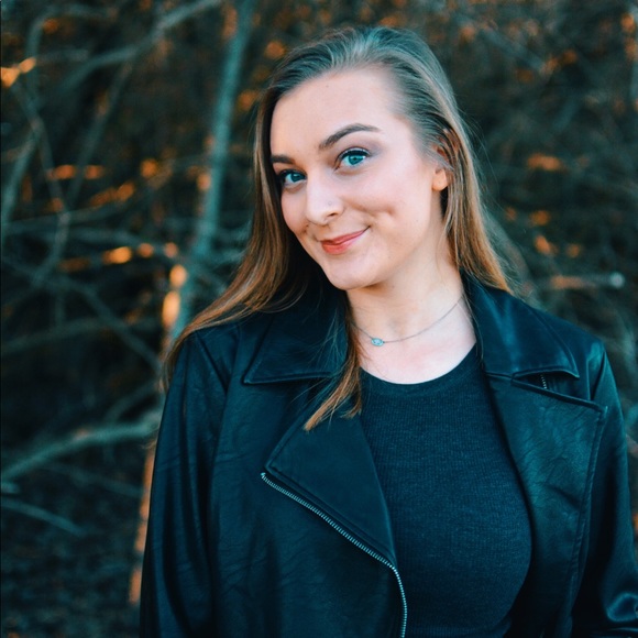 Meet your Posher, Siena - Picture 3 of 3